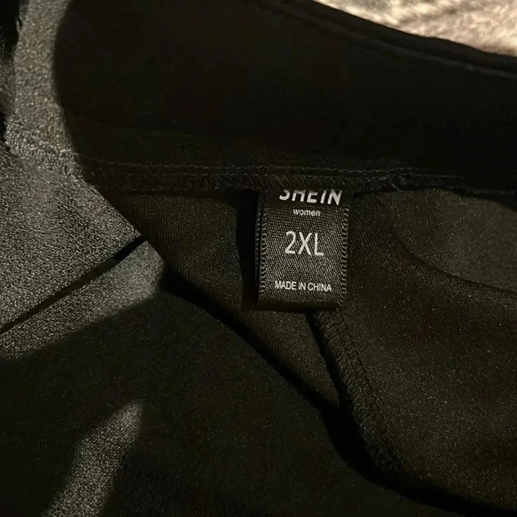 SHEIN dressy shorts lace detail Sz 2XL - Picture 4 of 10